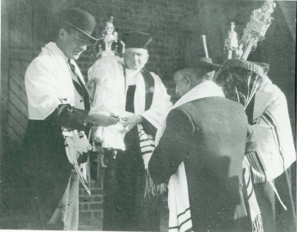 Harold Boas (Architect) handing over keys at reconsecration of the Brisbane St Synagogue in Oct 1928